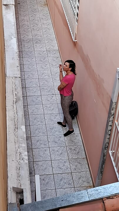 נתתי לבוס שלי לקרוע לי את הבגדים אחרי שהוא תפס אותי מעשנת.