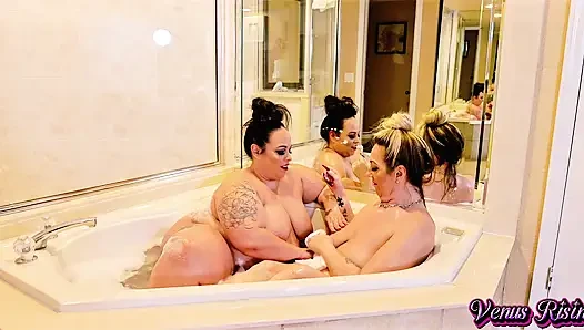 Sexy BBW Bubble Bath Sex