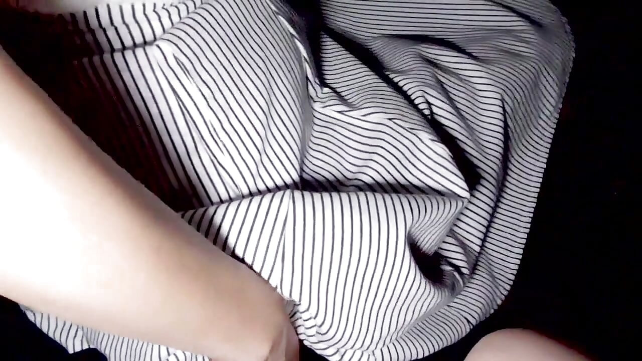 Mayu No.67 mamada asiática, masturbación anal y tragando semen