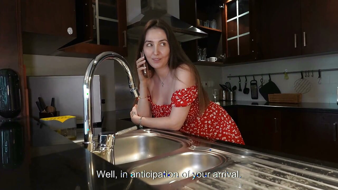 تسللت زوجة الأب ليلا لنصف زب وغادرت مع قذف داخلي