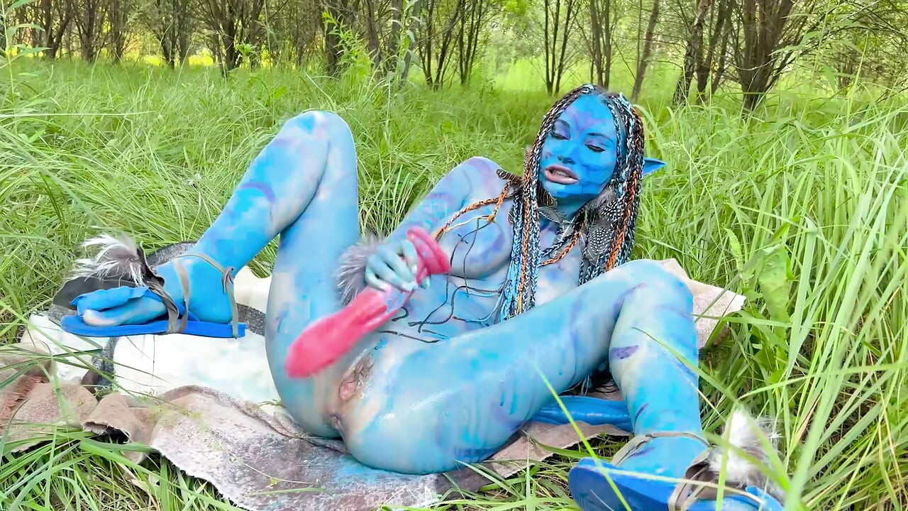 Avatar Monika Fox sa lớn, dương vật giả cứng qua đường lỗ hậu và đụ âm hộ, phun nước trong tự nhiên