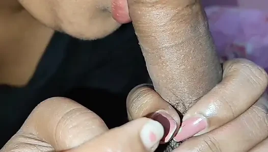Bhaiya Mehenga wala lipstick dila do please, return me kuch bhi mang lo