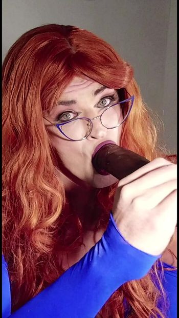 Redhead Sissi Stacy imaginate when deepthroat sucking bbc dildo like a doll