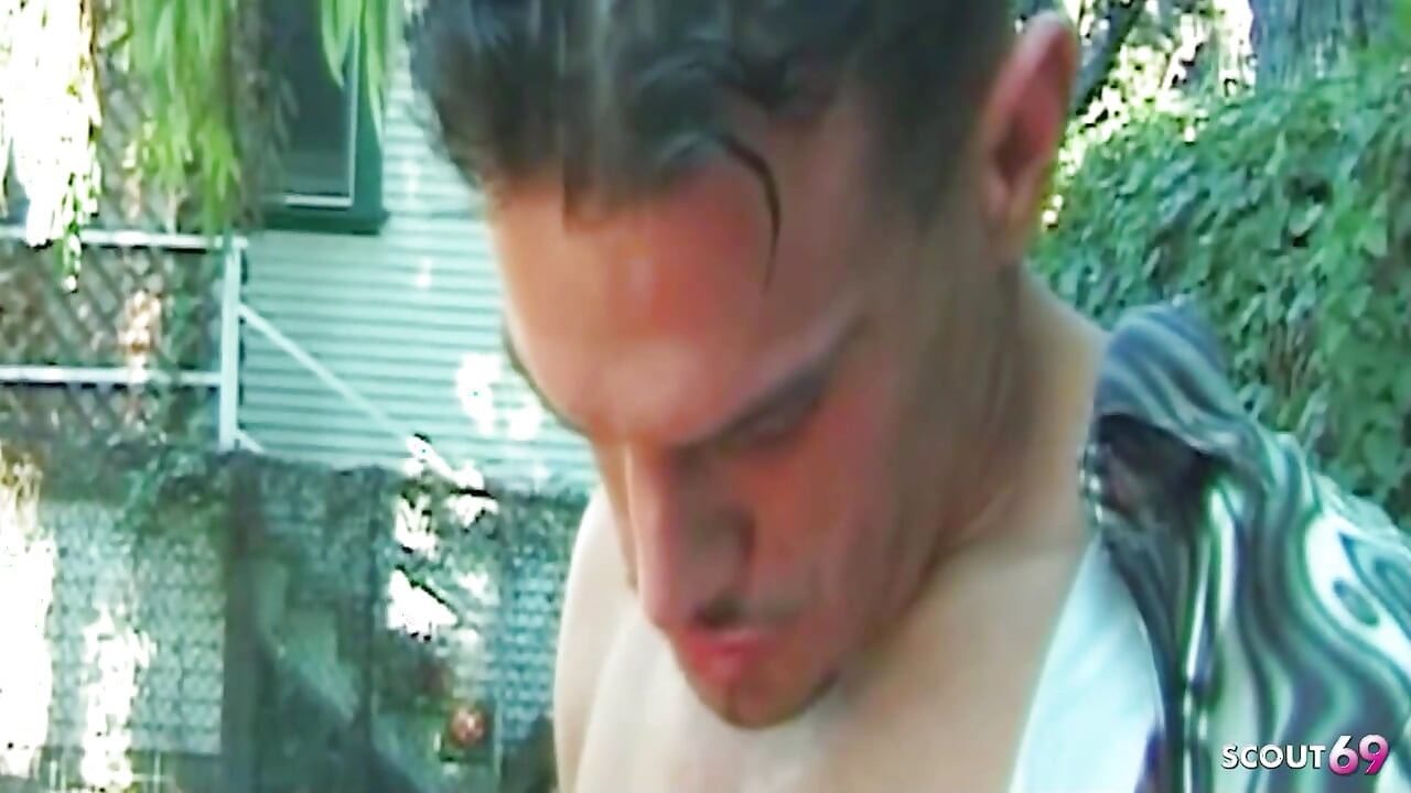 Loira sexy transsexual Marilyn recebe uma foda anal grossa