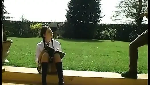 Çoraplı büyük memeli kız öğrenci açık havada sert anal sikiliyor ve yüzüne boşalma