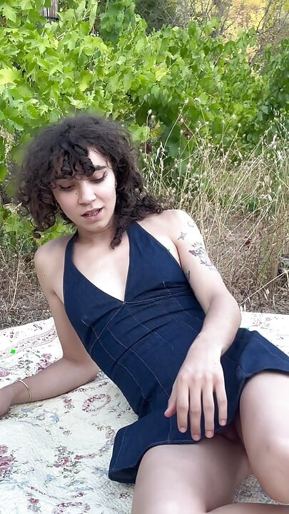 A Tgirl Fucks Herself with as Many Fingers as Possible