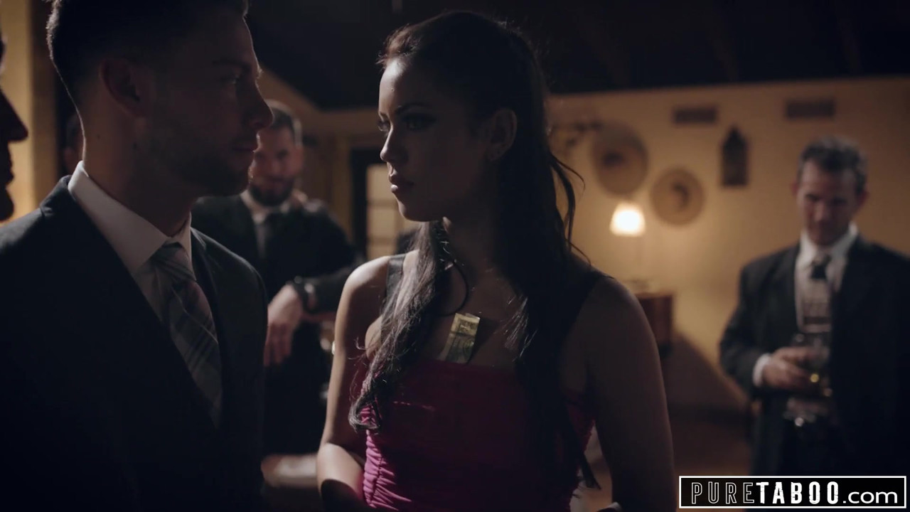 純粋なタブー痴女がビジネスマンに屈辱-公共ファック