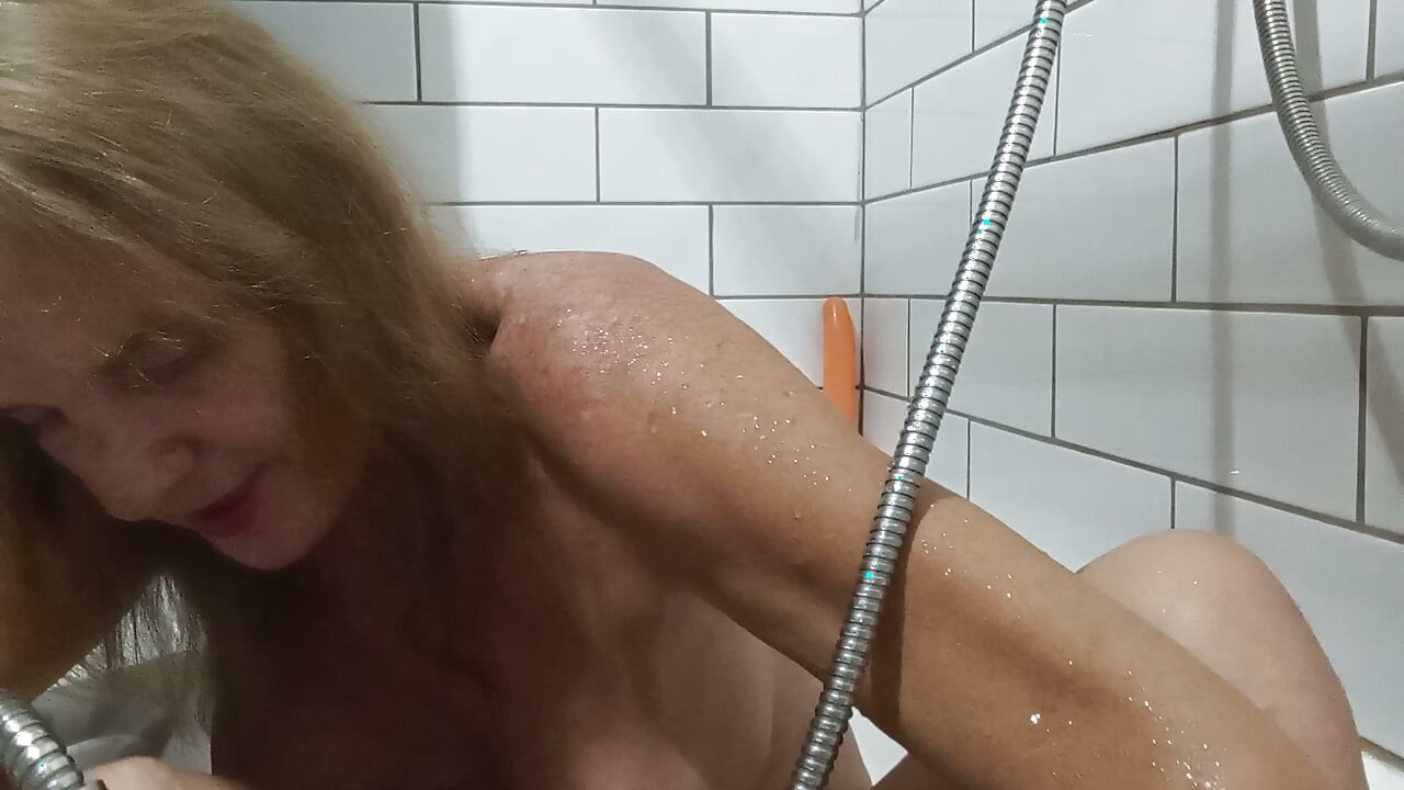 LizzyYum SD OCTOBER 2026 BATHING #5 Behind Scenes masturbation and Doll