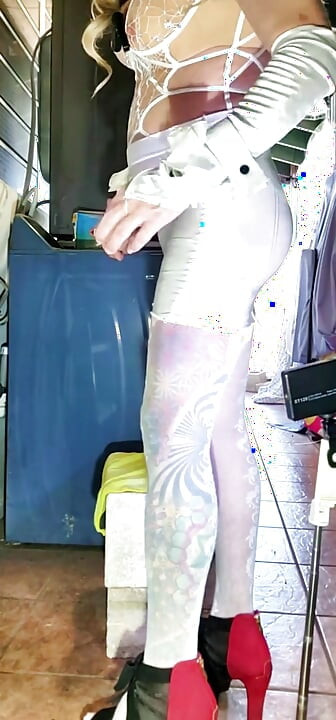 Hot TS cute sissy Femboy Jazda dildo i bez użycia rąk w spódnicy i kabaretki