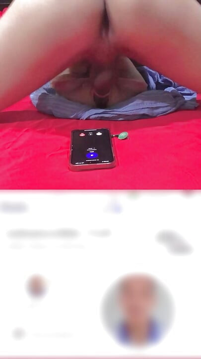 حتى عندما كنت أمارس الجنس مع توك تا ، اتصل أحدهم.
