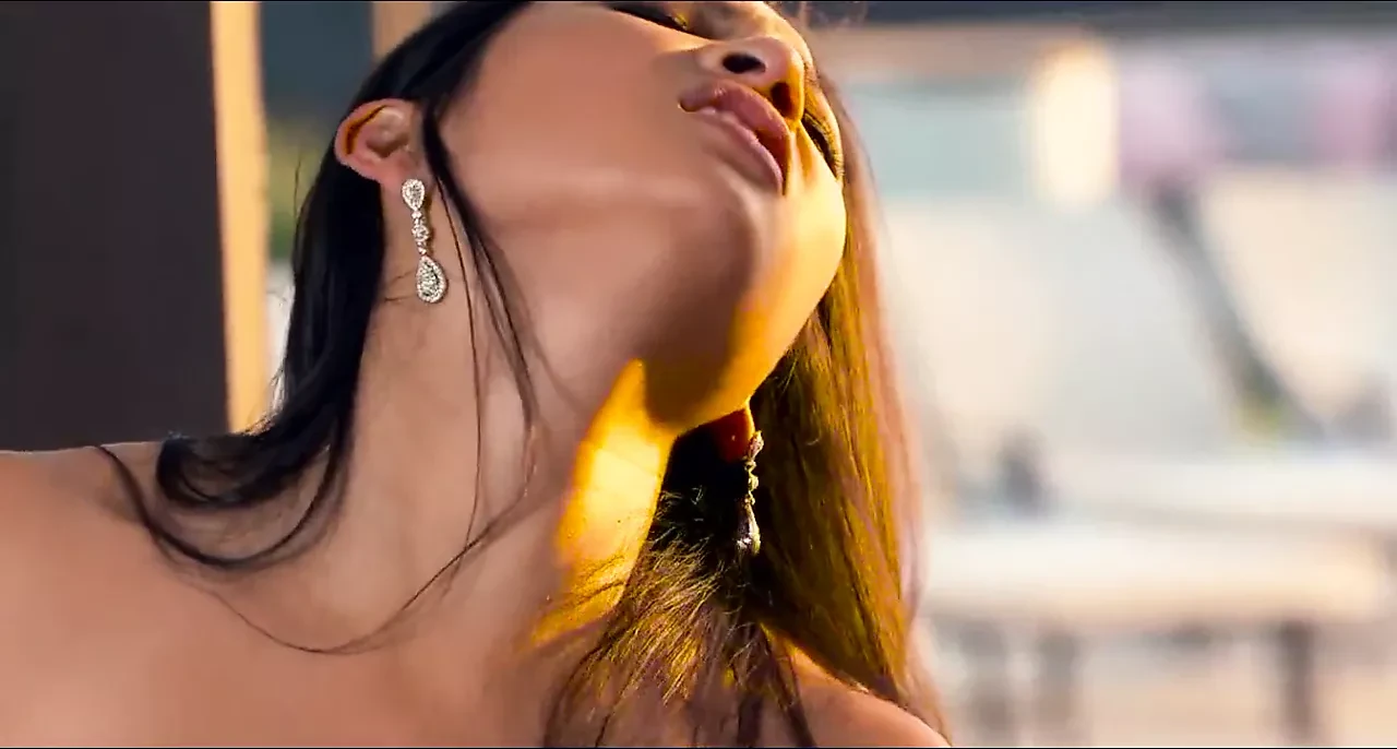 Vanessa Veracruz和Adrianna Luna玩女同性爱