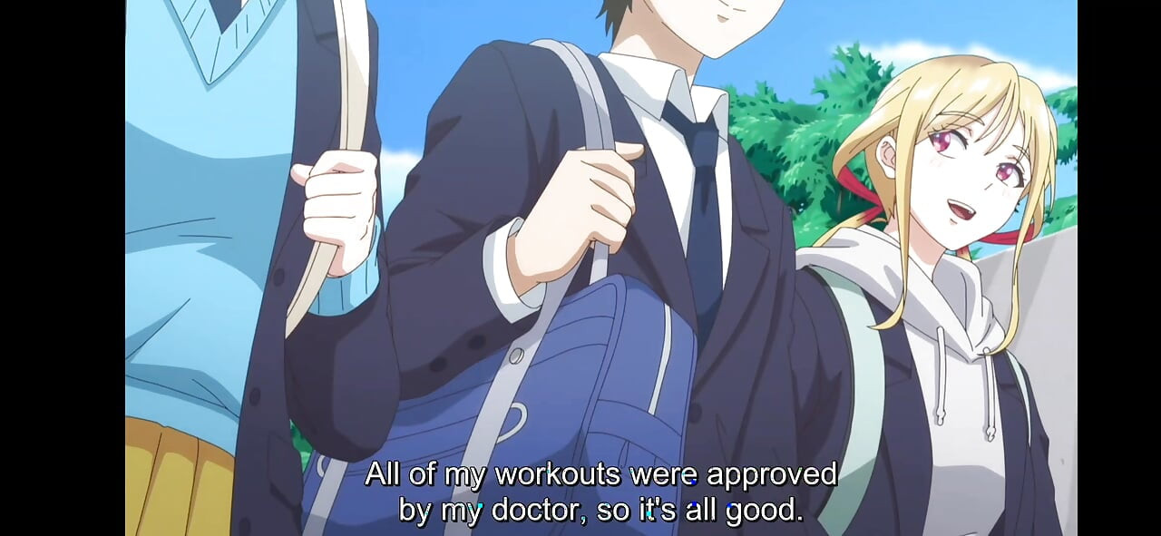 Κορίτσι με χεντάι αθλήτρια κάνει μασάζ