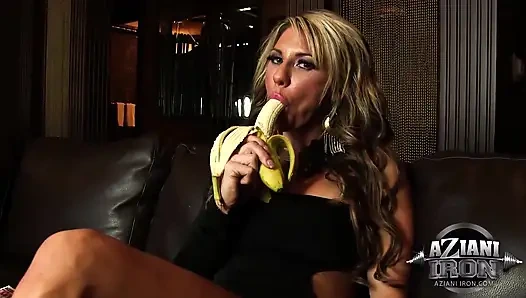 Abby marie pamer keterampilan oral pada pisang sambil bermain dengan memeknya