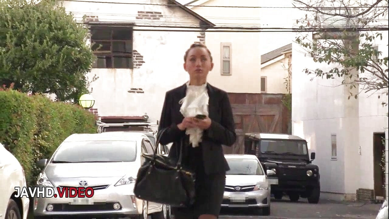 Gagica japoneză Ray are parte de o ejaculare înăuntru profundă după o muie pasională