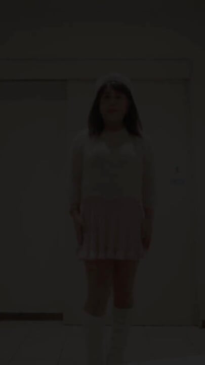 フェミニンピンクニットウェアスタイルでオナニー