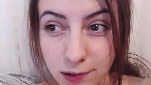 Fetish pantat bahenol cewek ini dicrot sperma sambil ngomong jorok - close up