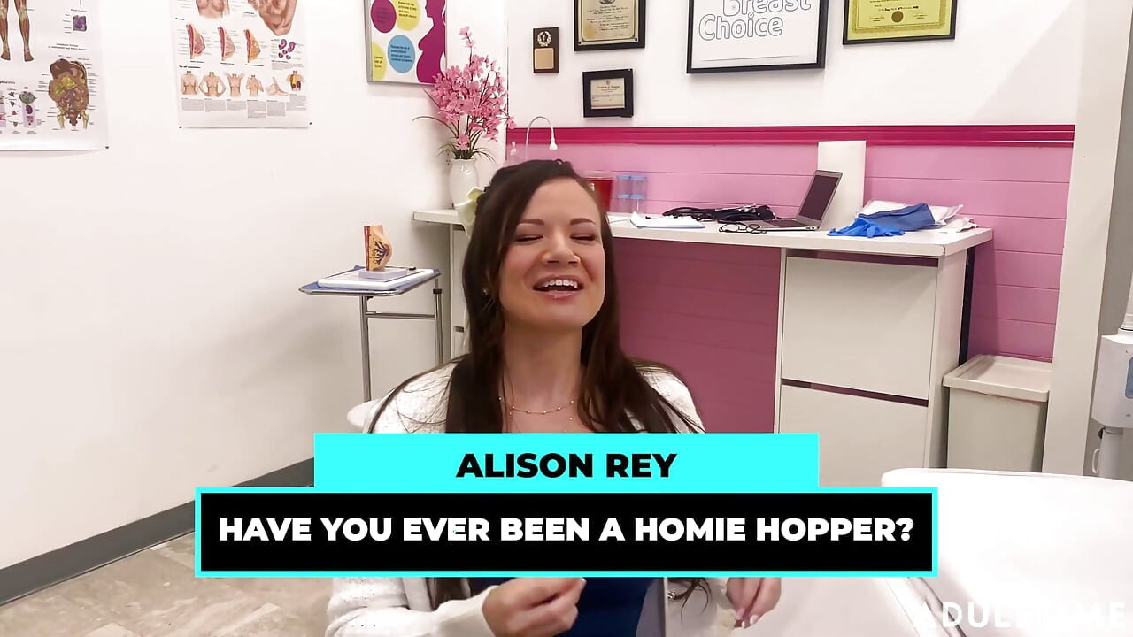Spor salonu eziyor, homie zıplıyor ve daha fazlası | Casey Calvert, Alison Rey, Sophia Locke, Lexi Luna | Adult Time