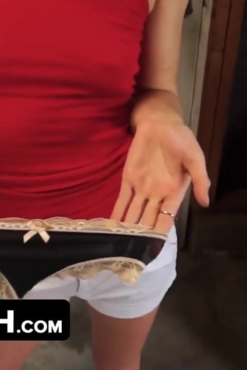 Cock Craving Teen Gets Special Treat and Eat Stepdad`s Cock for Breakfast
