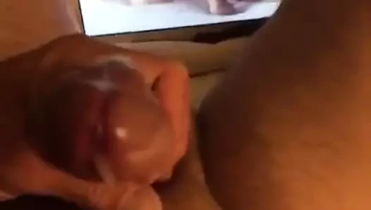 azgın ve üfleme bir dev yük izlerken eski