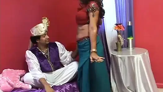 Pangeran kaya ini ingin merayu cewek seksi ini
