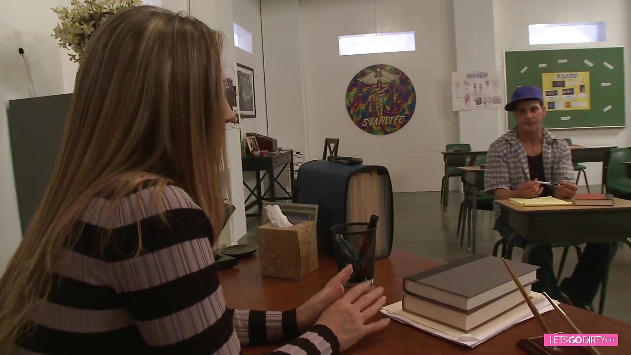 Big boobed MILF with big ass likes to have a good younger cock in her horny cunt