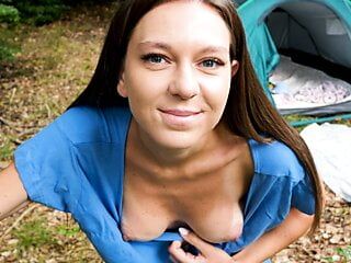 Mostre-me seus peitos viks. Ucraniana adolescente refugiada viks peitos pornô.