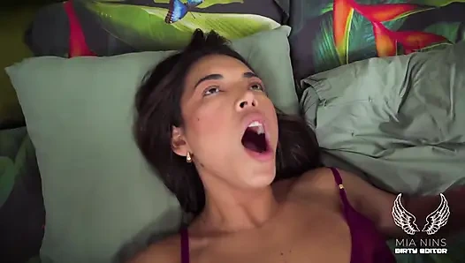 Красивый Альфа Лукас трахается со страстью латины Mianins