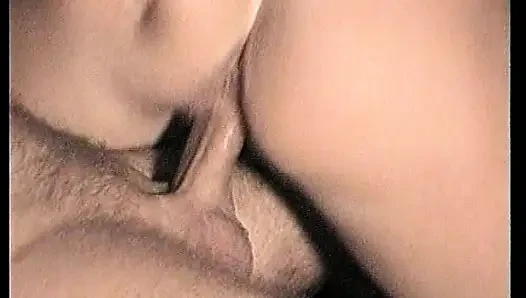 Almanya'dan amatör hatun ev yapımı eylemde sikiliyor