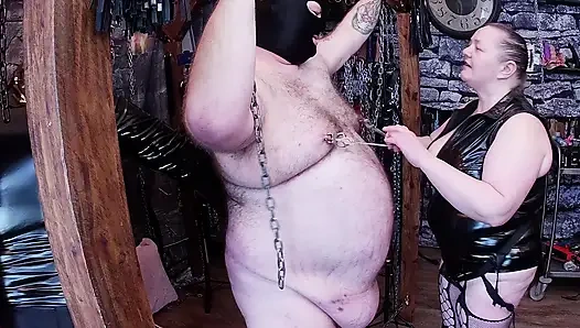 Bölüm 2:-domina satana ve lanista bear stajyerleri blackberry orta yaşlı seksi kadın köle Dazzer ile oynamak için zindanda