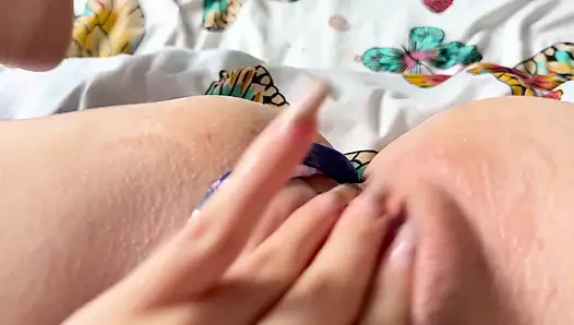 Her sabah komşumun karısıyla seks yaptığını duyuyorum ve bana bunu onun da yapmasını istiyorum.