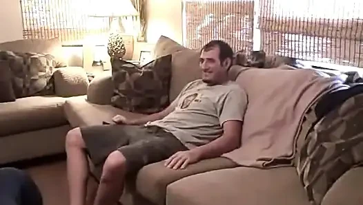 Sexxy brandon: buru-buru di sofa