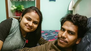 Indian Bangali aunty Stepbrother Bhabhi New Couple Merried Injoy Indoor Bed Romance By -Snapchat143
