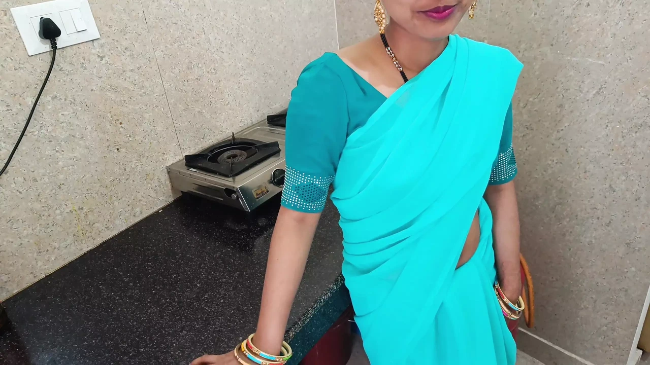 印度农村嫂子和姐夫第一次在肛交时呻吟。