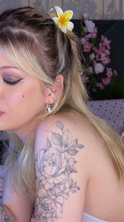 100s Cigarette Smoking Brazilian Ass in Air