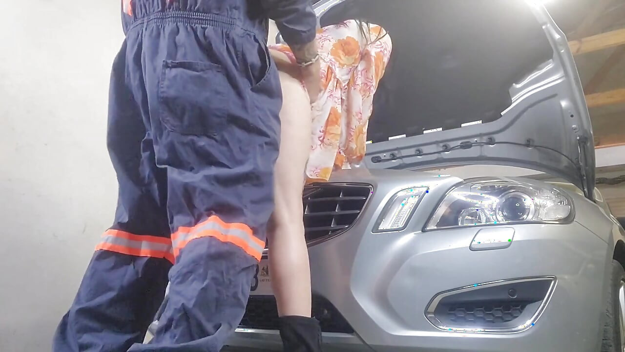 Konnte den mechaniker nicht bezahlen, also bot ich ihm eine muschi an