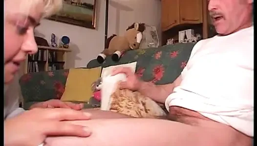 Amatör Alman kaltaklar bu derleme klipte ateşli eğleniyor