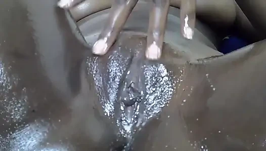 Aku pengen bange kontol besar di memekku