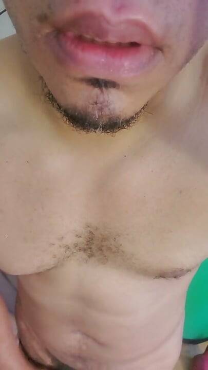 퇴근 전에 자지를 쓰다듬어