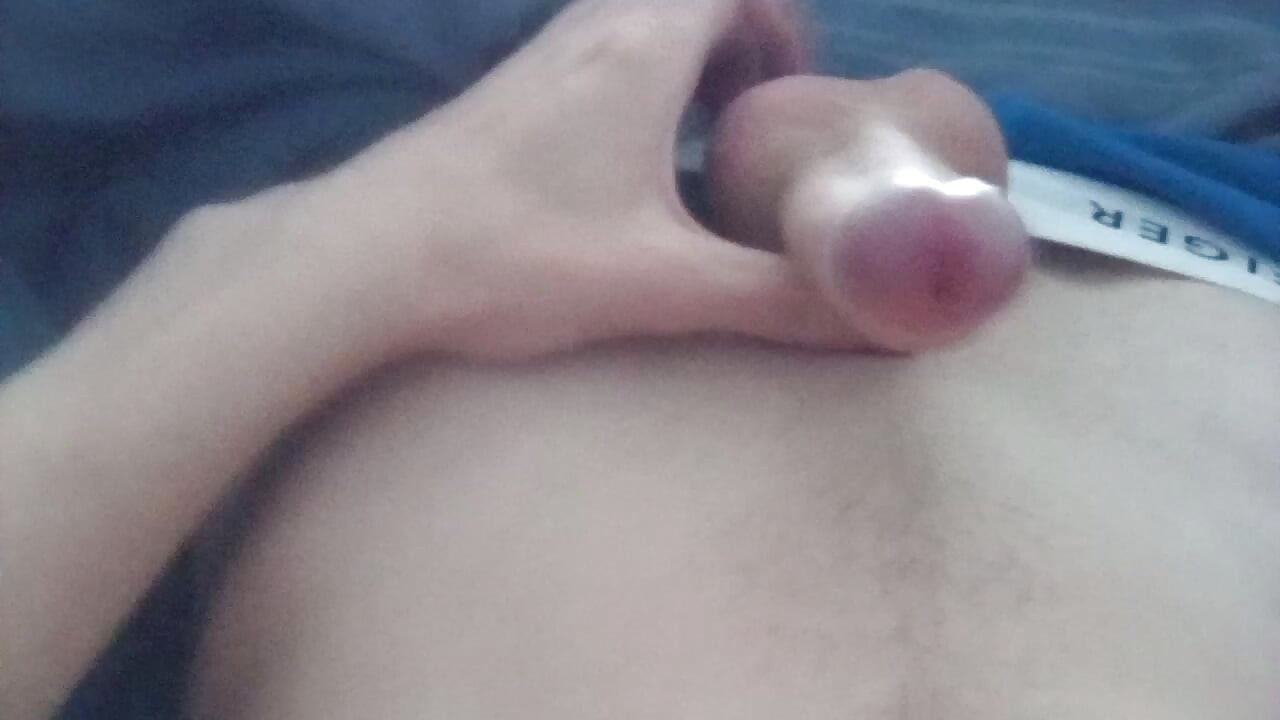 Quickly jerking off in the morning