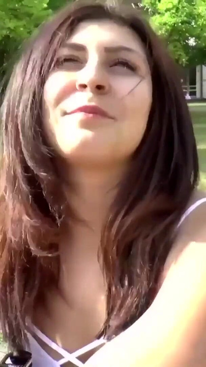 Nezaboravan trenutak iz "Julia18 aus Berlin und Bernd 50j, ihr SugarDaddy"