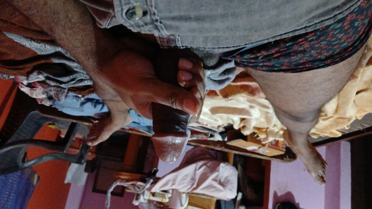 Amateur solo dick stroking session in bedDaddy dick amateur masturbation hand job Big