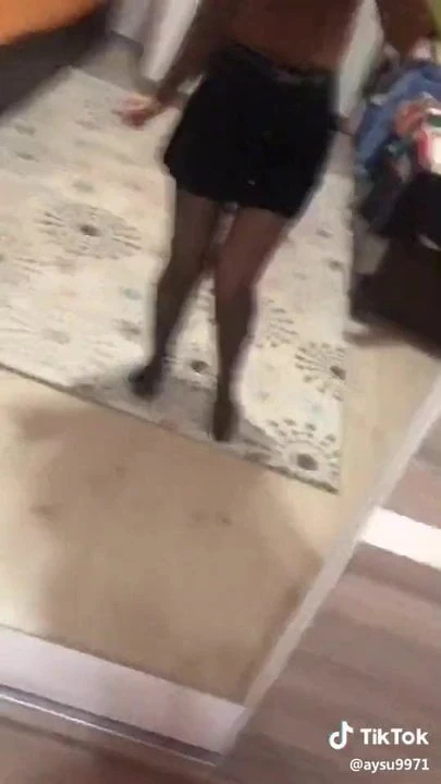 Aze Tiktok girl nylon feet3