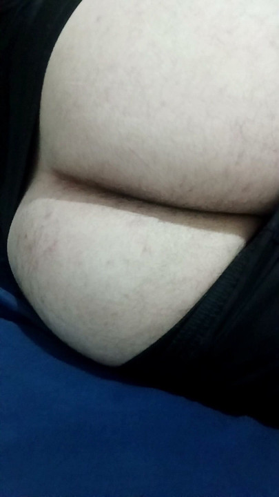 Showing my ass for free on the internet