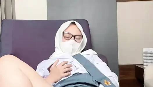 Pelajar SMA pamer pantat besar berujung muncrat
