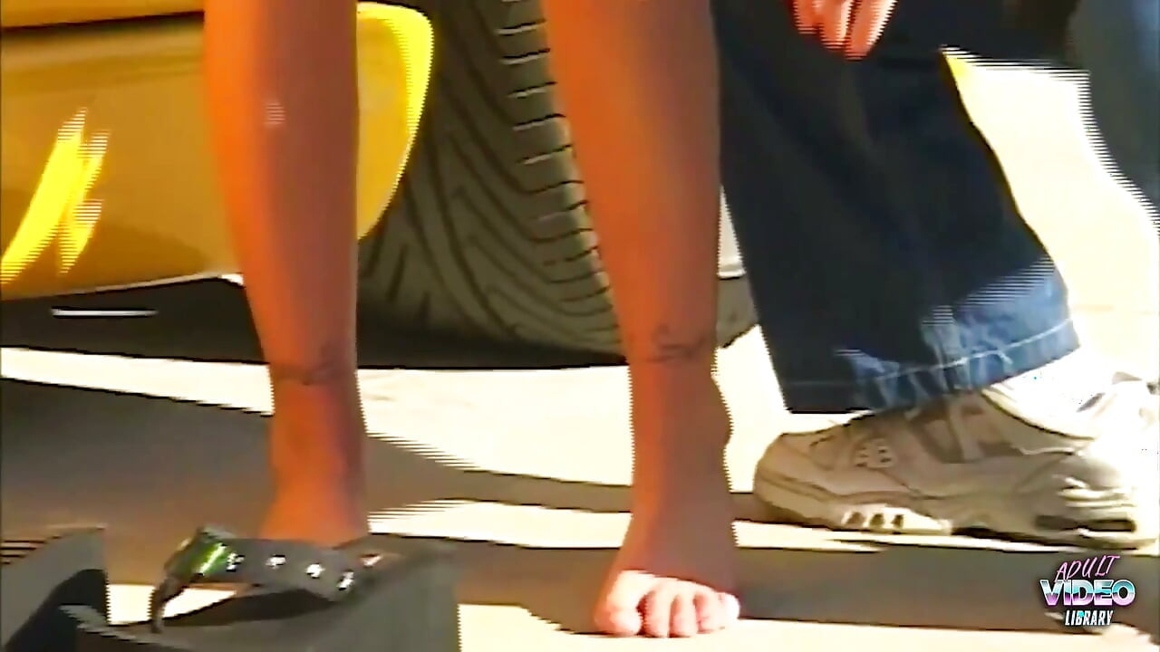 Taze kovboy kız demir kavrama sıktı ama boşalma hala çıktı