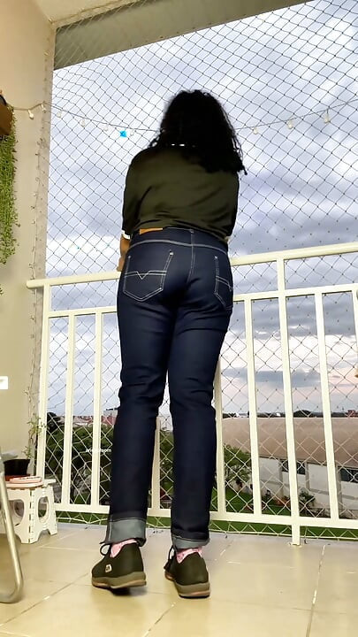 Fart Compilation Outdoors, in the Car, Pole Dancing Big Ass Latina