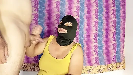 Devote freundin gibt tiefen hals blowjob