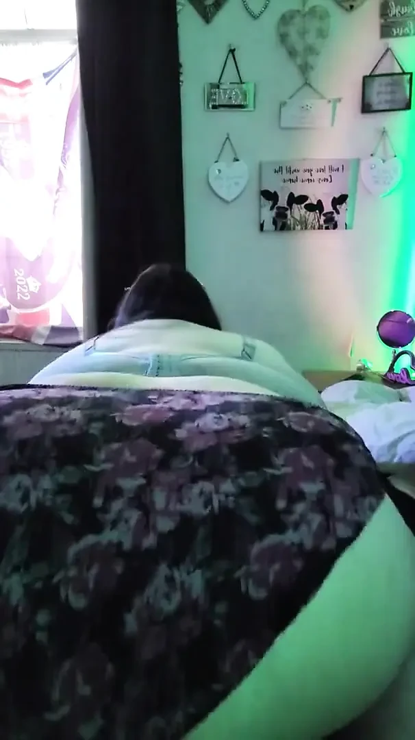 Let's shake this ass