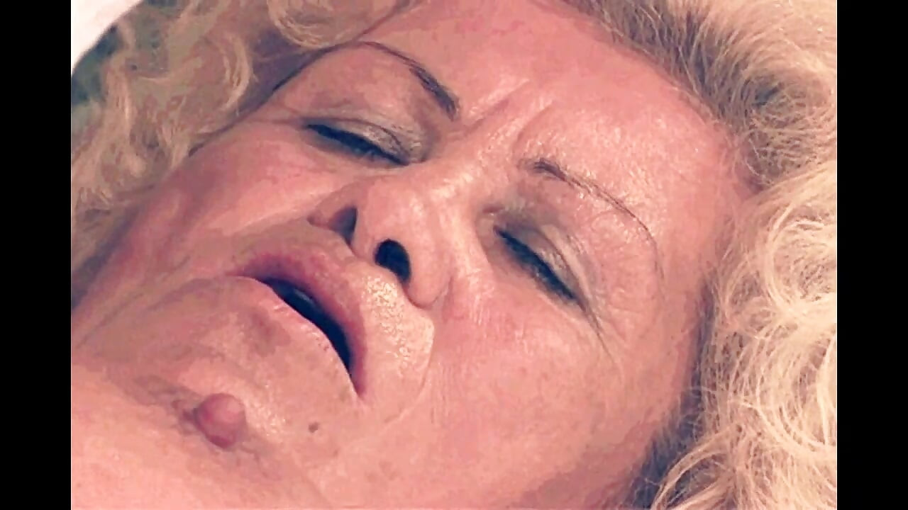 Nenek ngentot sama pria tampan