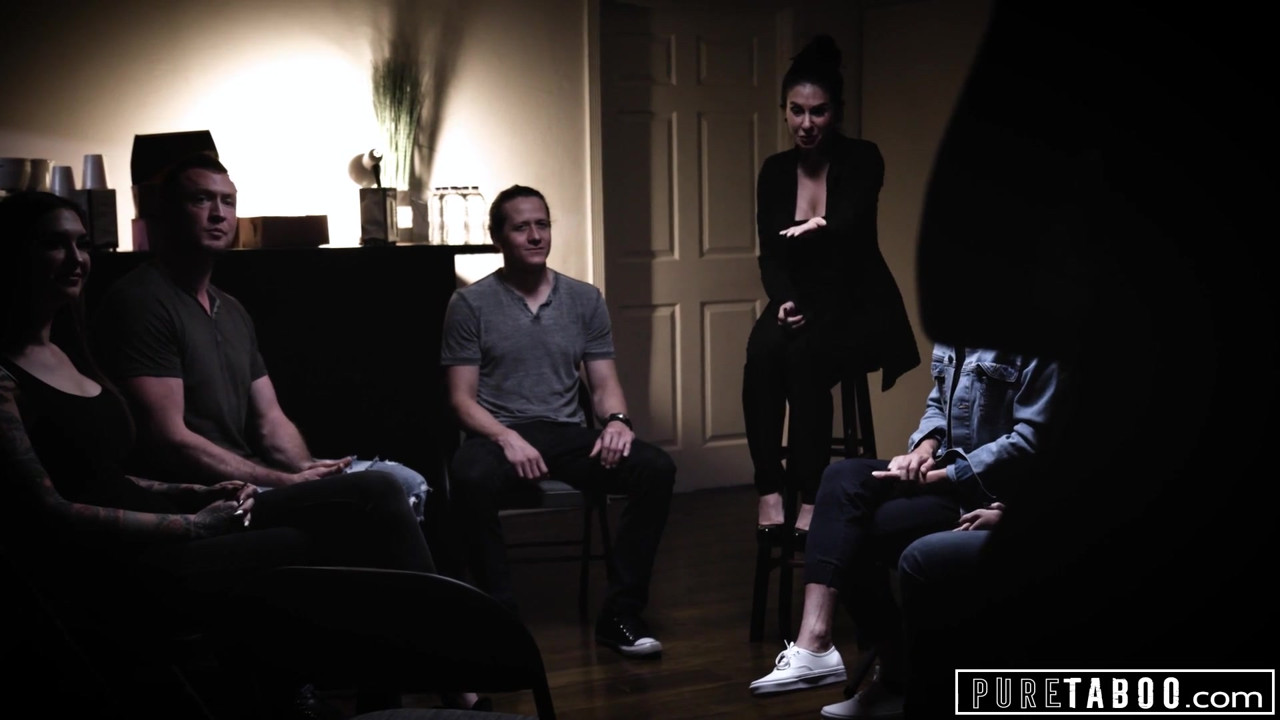 純粋なタブー、セクシートランスガールが悲しみの男をやる